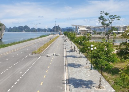 AO TIÊN-BẾN DU THUYỀN LỚN NHẤT VIỆT NAM